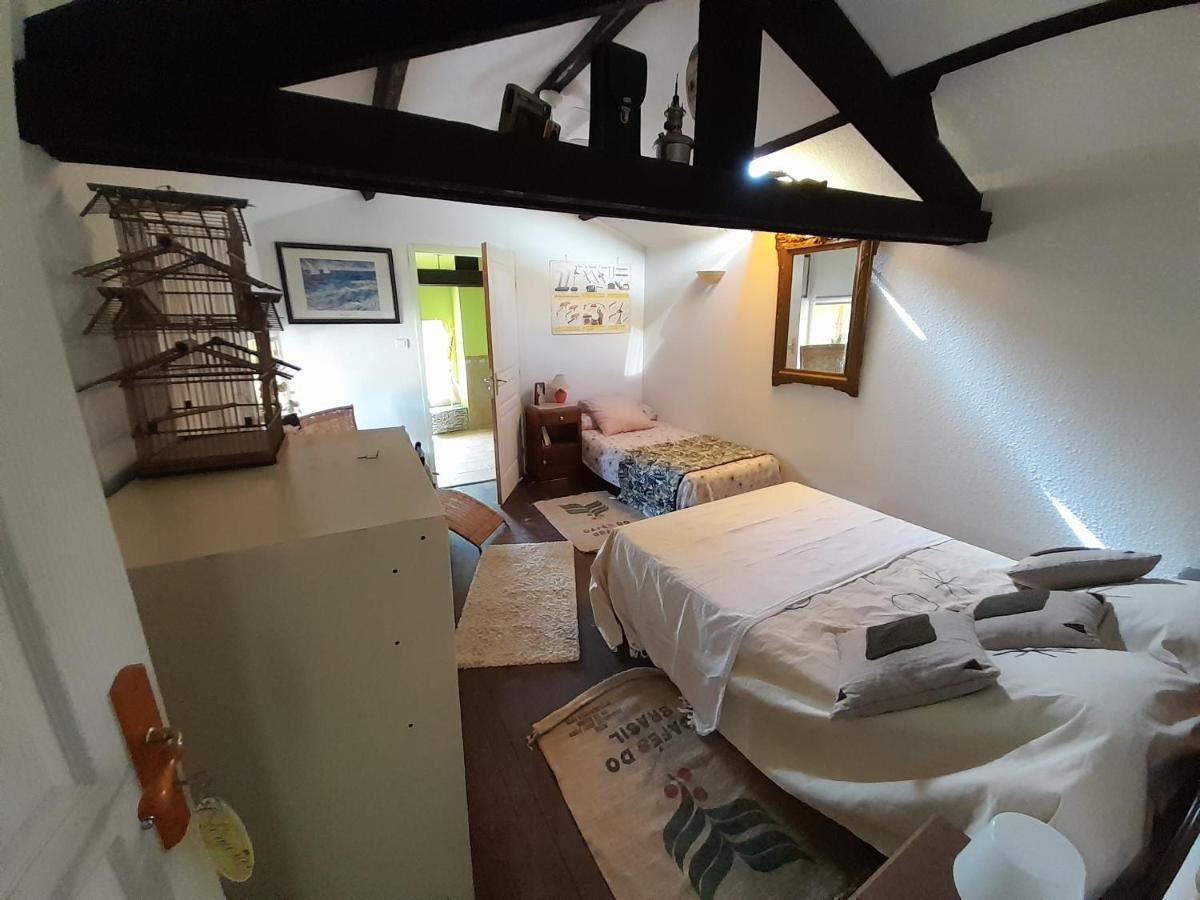 Le Prieure Bed and Breakfast Saint-Florent-sur-Auzonnet Exteriör bild