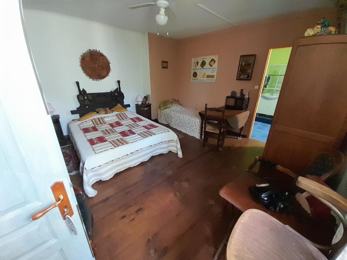 Le Prieure Bed and Breakfast Saint-Florent-sur-Auzonnet Exteriör bild