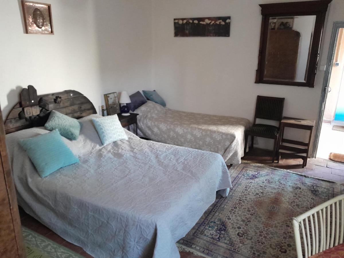 Le Prieure Bed and Breakfast Saint-Florent-sur-Auzonnet Exteriör bild