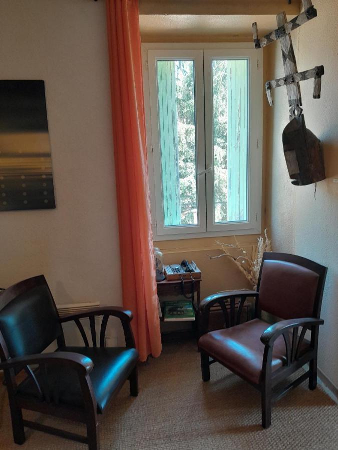 Le Prieure Bed and Breakfast Saint-Florent-sur-Auzonnet Exteriör bild