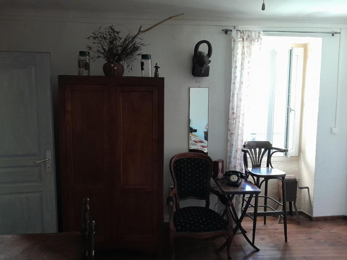 Le Prieure Bed and Breakfast Saint-Florent-sur-Auzonnet Exteriör bild